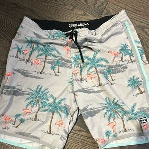 Billabong Flamingo Board Shorts 33” waist